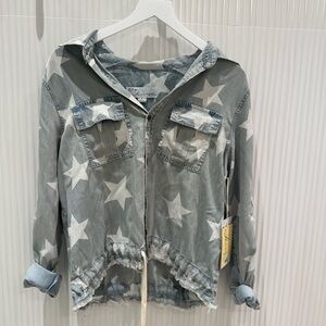 This is a star pattern Vintage Havana top.